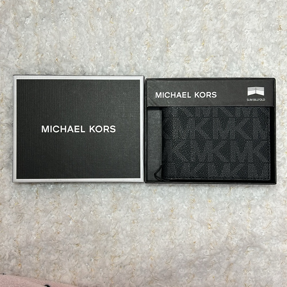 Michael Kors  men's Wallet - Picture 2 of 6